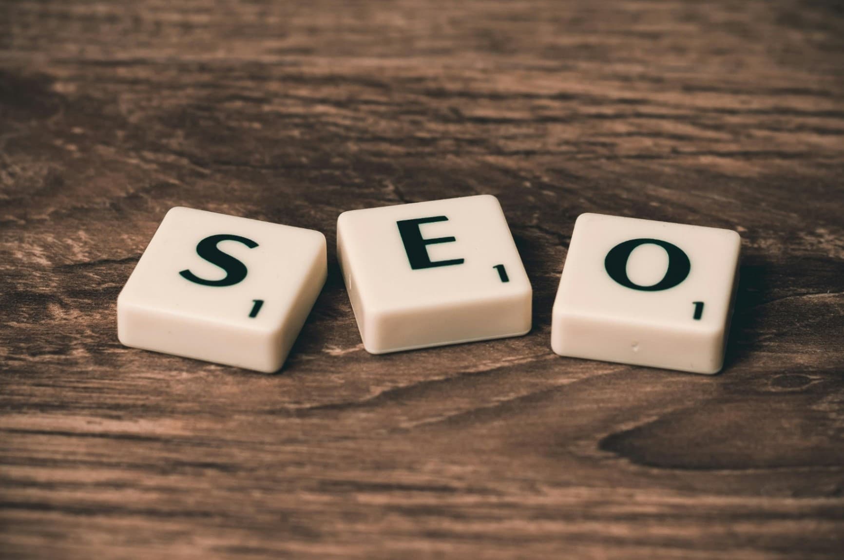 Strategic SEO for Small Brands: How to Get Found - Artículo de blog de Maco&Co sobre comunicación estratégica y empresarial